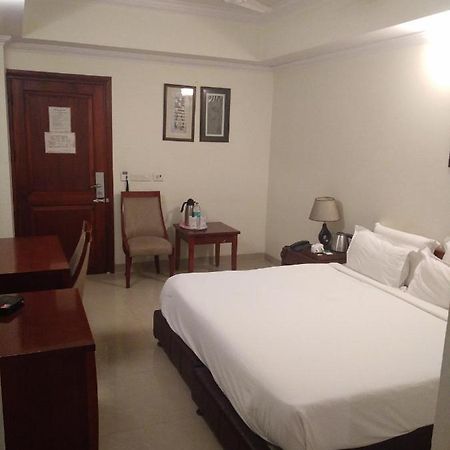 Hotel Bluestone Ghaziabad Exterior foto